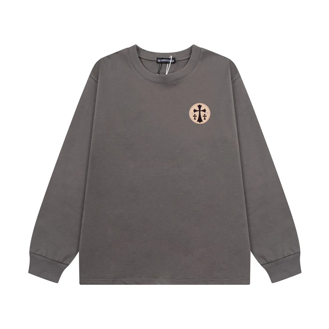 P200 CHROME HEARTS LoGo is fashionable and elegant, with a dropped shoulder style. The fabric is made of 26s double-yarn combed cotton compact spinning yarn with a weight of 280. It is matched with 1*1 Salona rib. The fabric is fermented and has a loose fit. Color: dark gray size: S～XXL